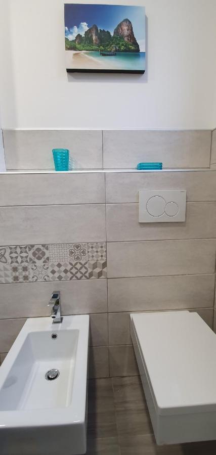 Apartamento 2 Bed Flat Centre & Stadio Free Parking Terni Exterior foto