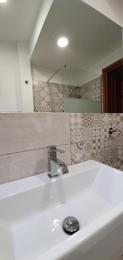 Apartamento 2 Bed Flat Centre & Stadio Free Parking Terni Exterior foto